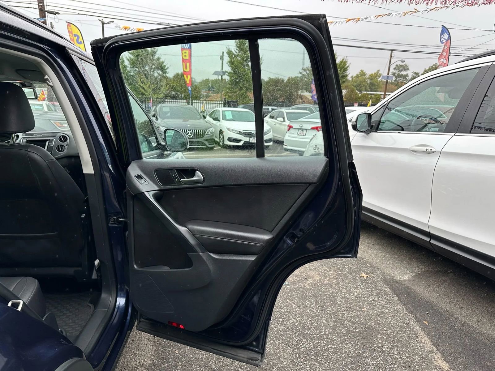 Used 2016 Volkswagen Tiguan S image 18