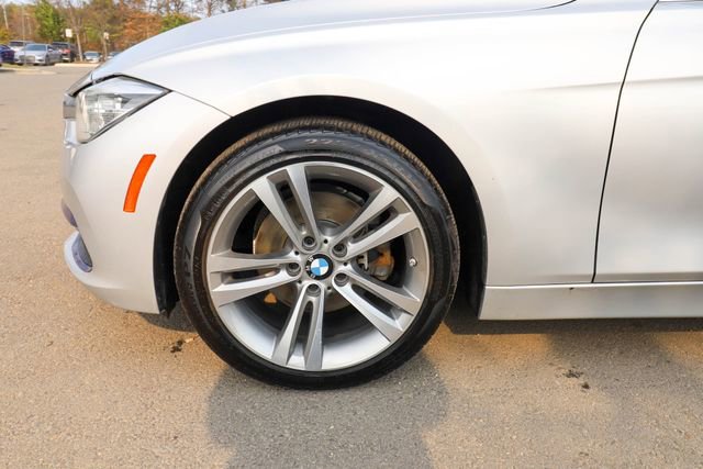 Used 2018 BMW 330i xDrive Sedan w/ Convenience Package image 23
