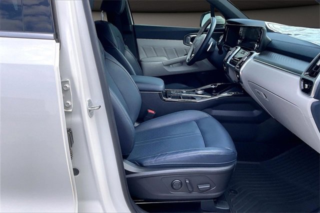 Used 2023 Kia Sorento SX Prestige image 7