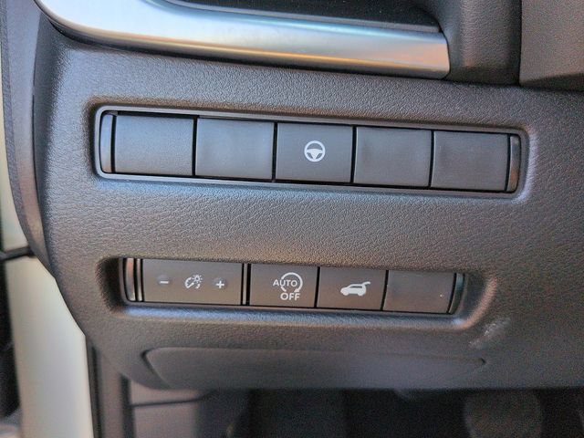 Used 2023 Nissan Rogue SV w/ SV Premium B Package FWD image 18