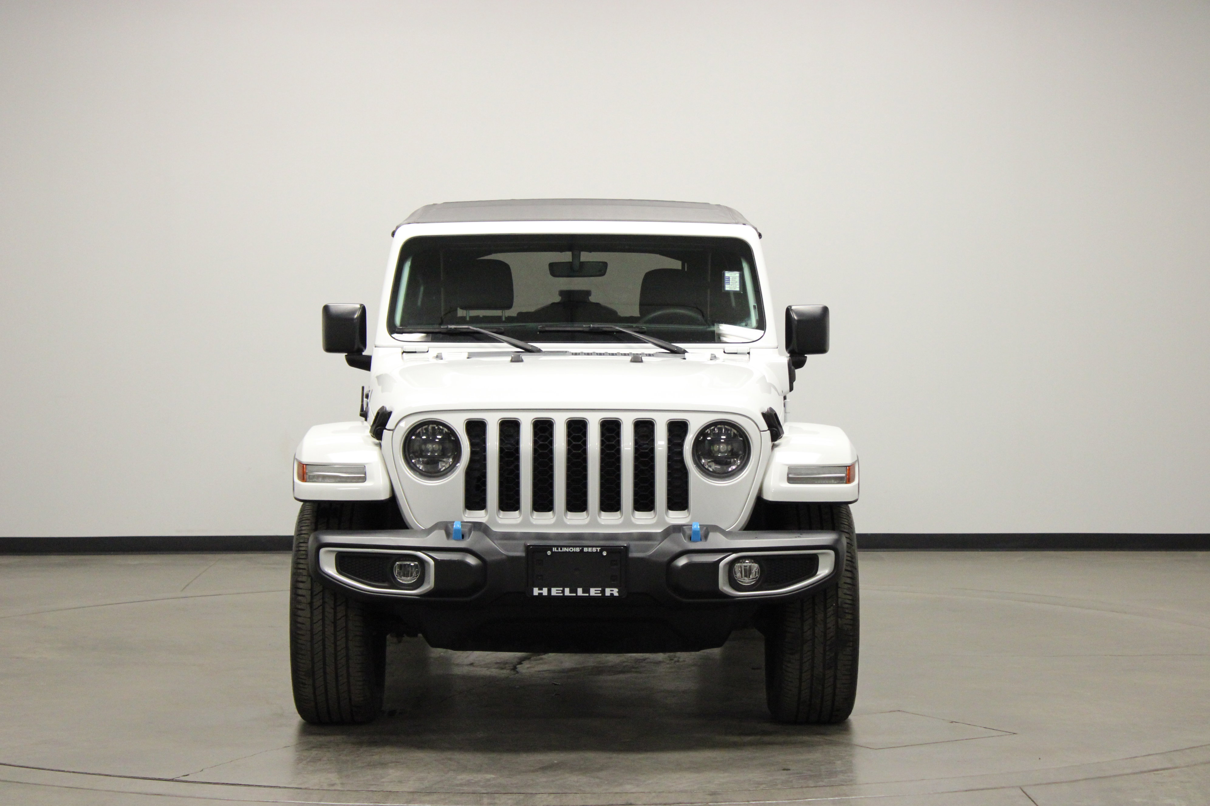 Used 2023 Jeep Wrangler Sahara image 3