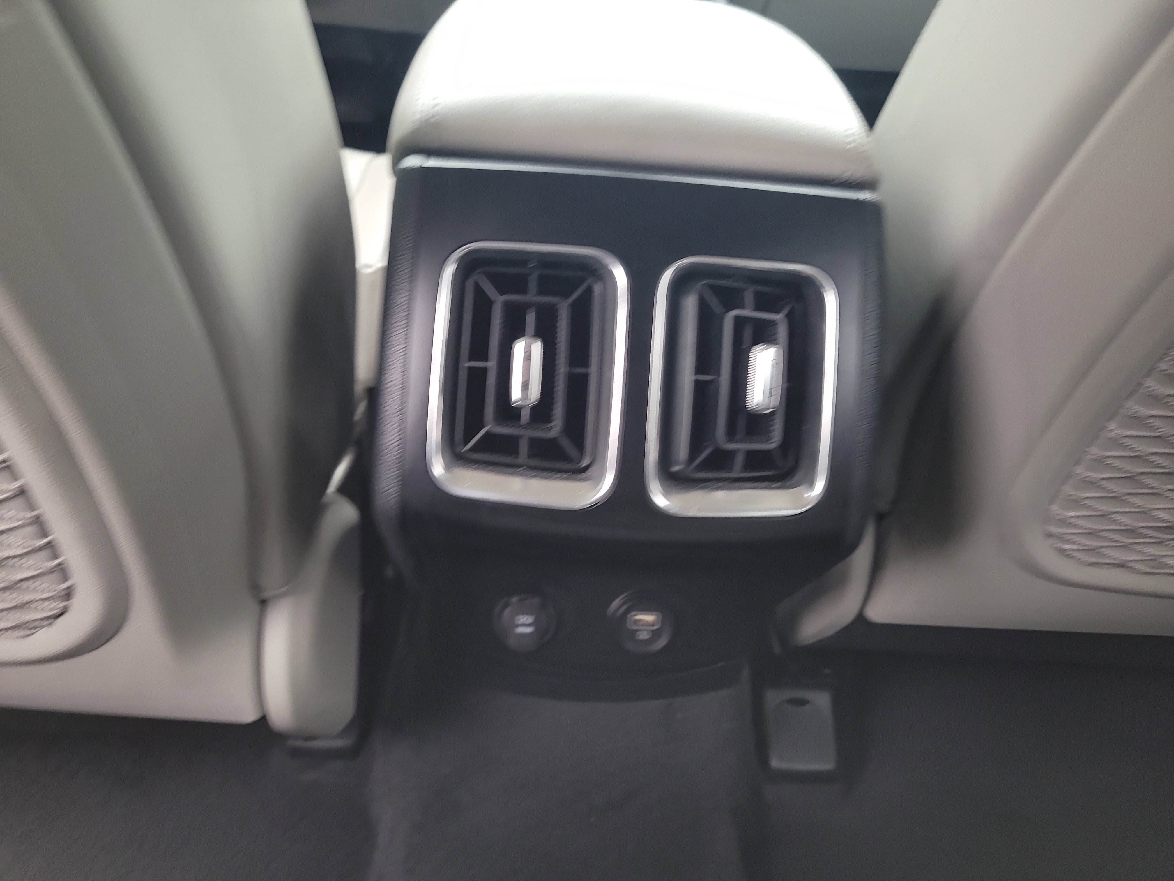 Used 2023 Kia Sorento S image 16