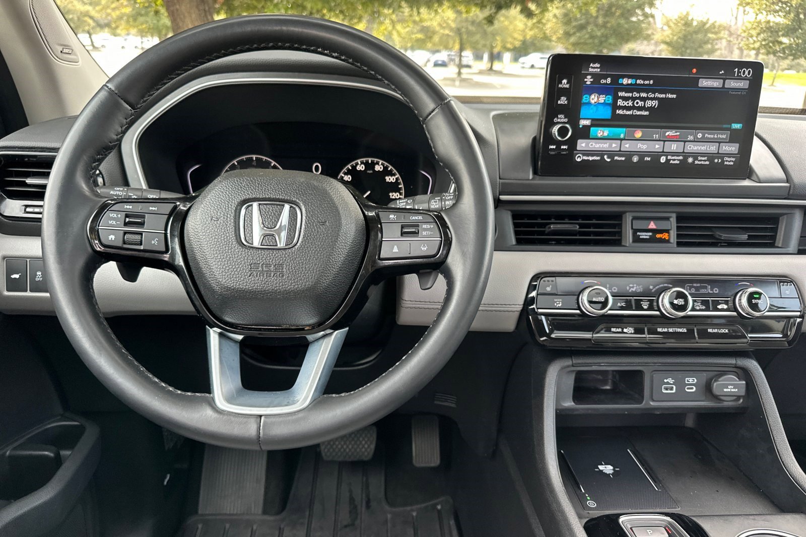 Used 2025 Honda Pilot Touring image 18