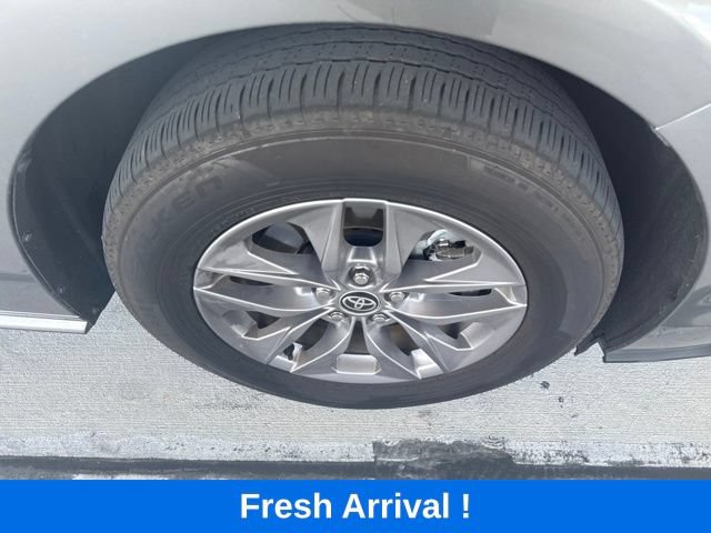 Used 2026 Toyota Sienna XLE FWD image 22