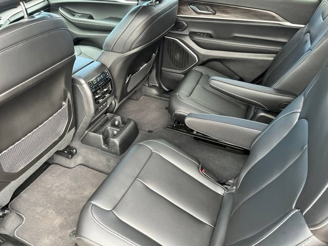 New 2026 Jeep Grand Cherokee L Limited w/ Limited Altitude Package AWD/4WD image 16