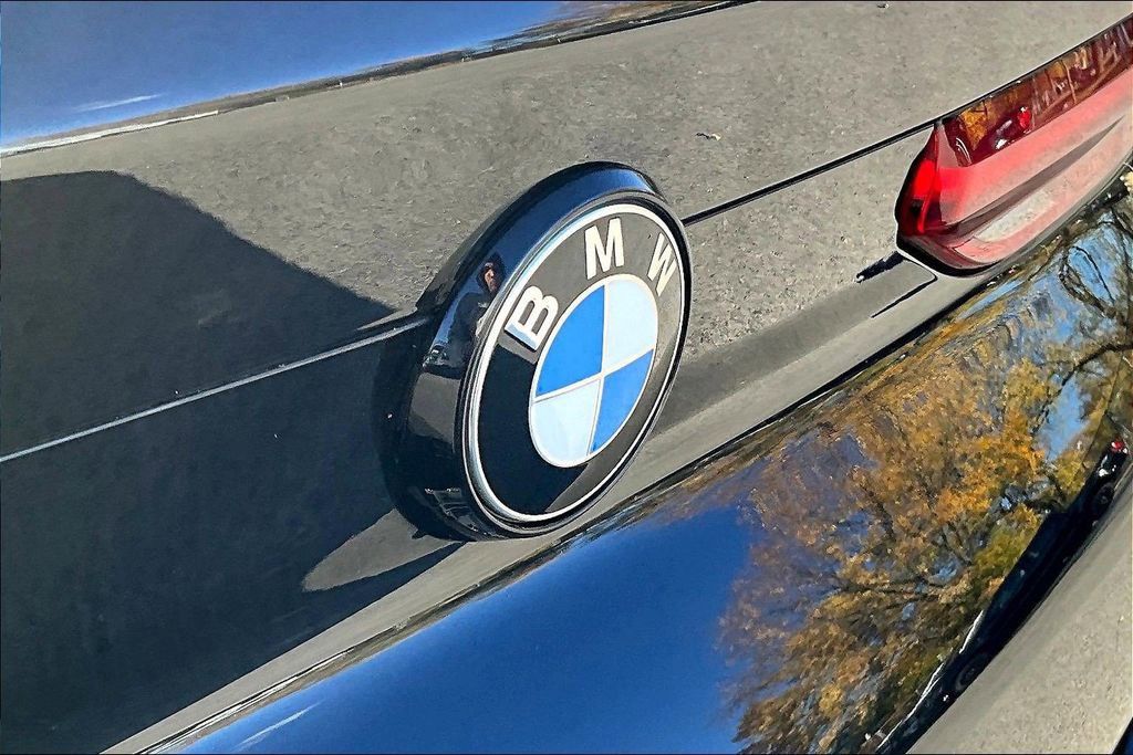 Used 2022 BMW X6 xDrive40i w/ M Sport Package image 31