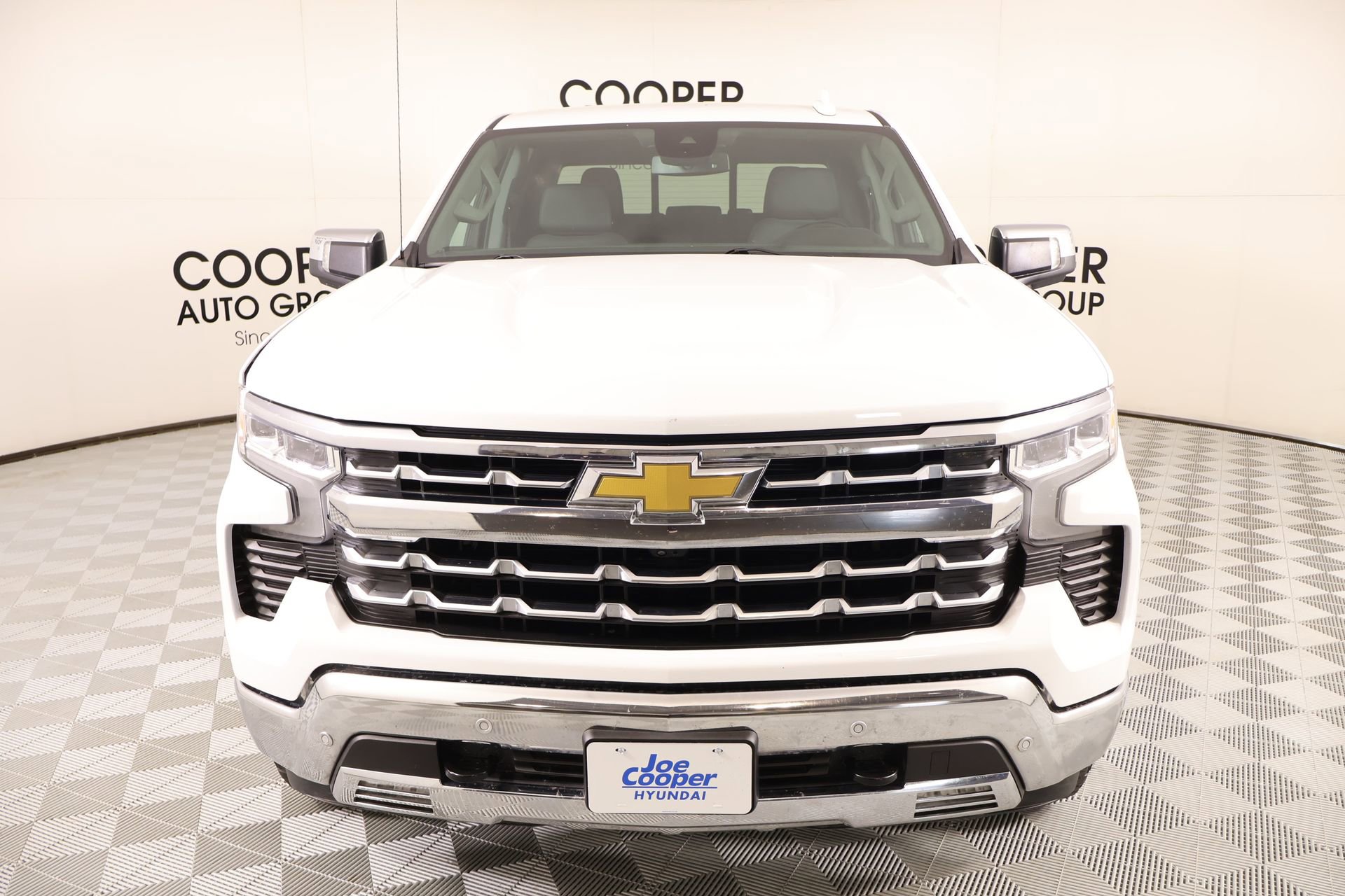 Used 2024 Chevrolet Silverado 1500 LTZ AWD/4WD image 10