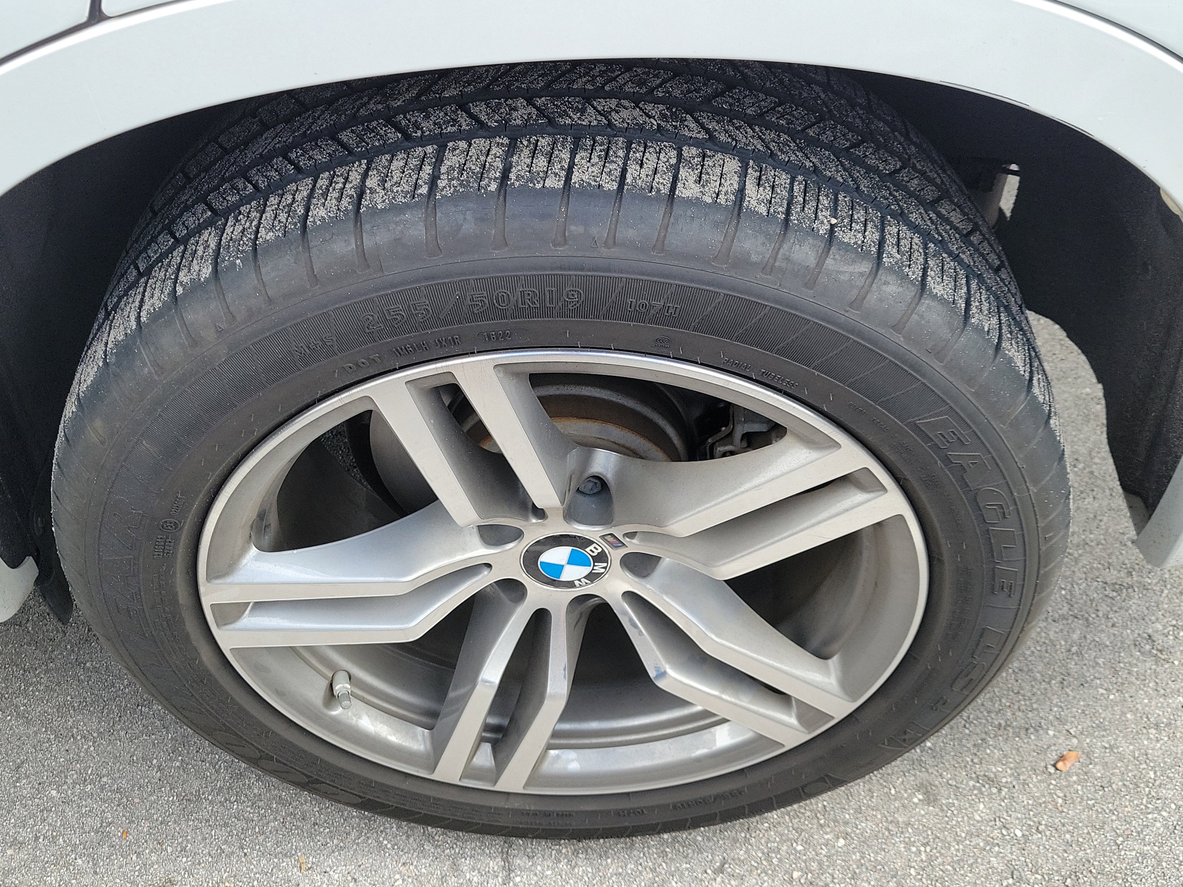 Used 2019 BMW X6 xDrive35i w/ M Sport Package AWD/4WD image 6