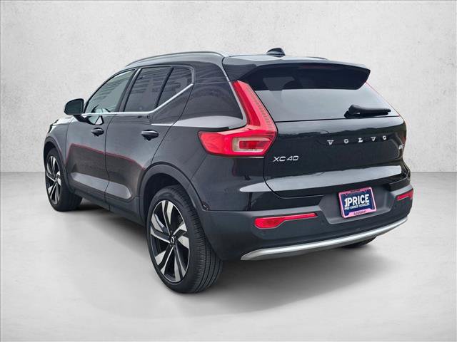 Used 2025 Volvo XC40 B5 Plus AWD/4WD image 3