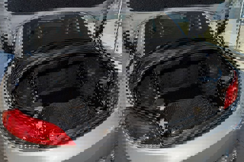 Used 2015 BMW Z4 sDrive35is image 9