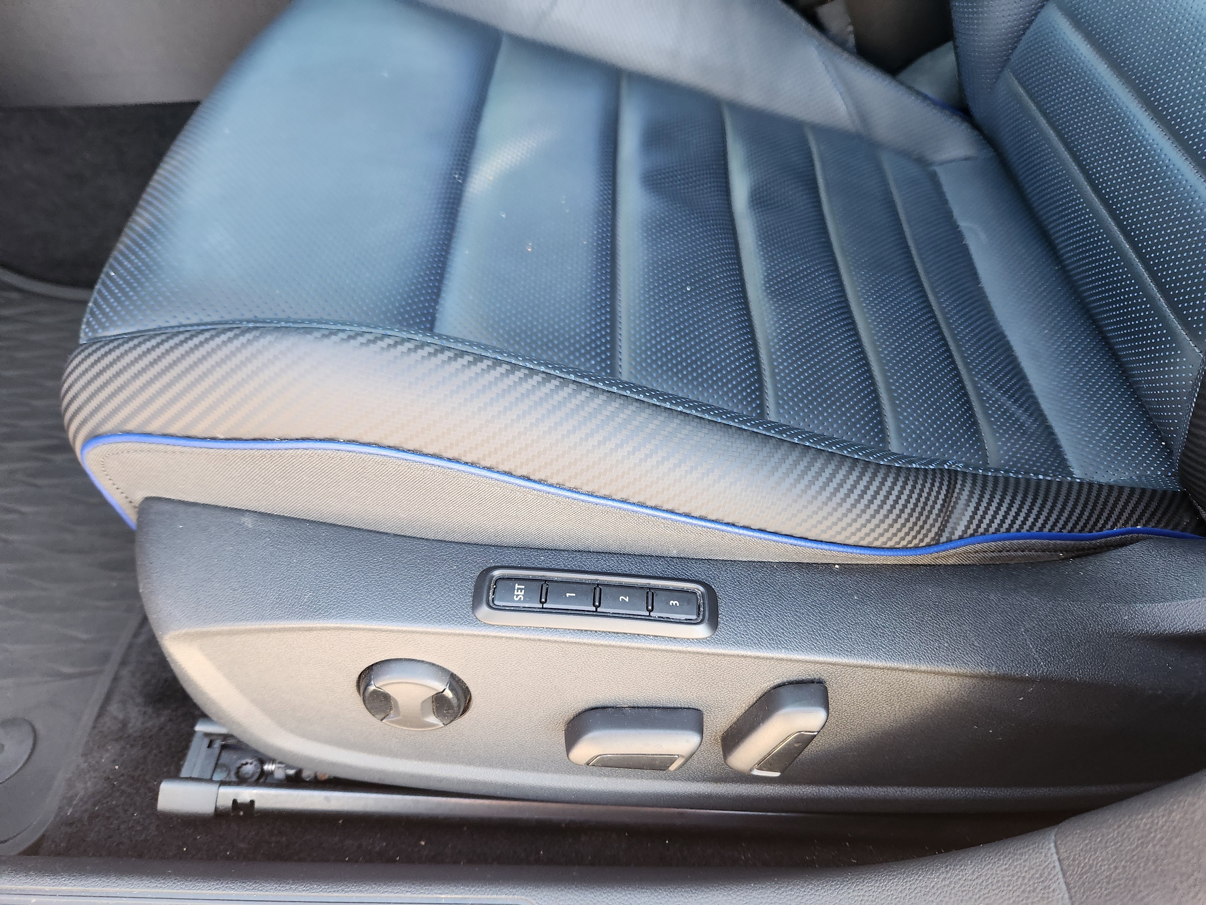 Used 2024 Volkswagen Golf R 2.0T DSG image 18