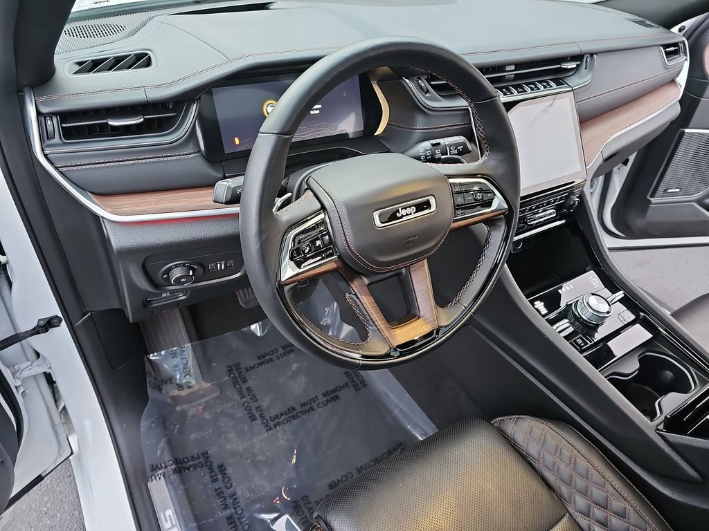 Certified 2022 Jeep Grand Cherokee Summit w/ Adv Protech Group IV image 16