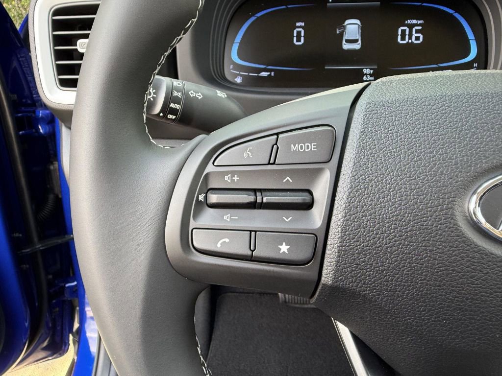 New 2025 Hyundai Venue Limited image 16