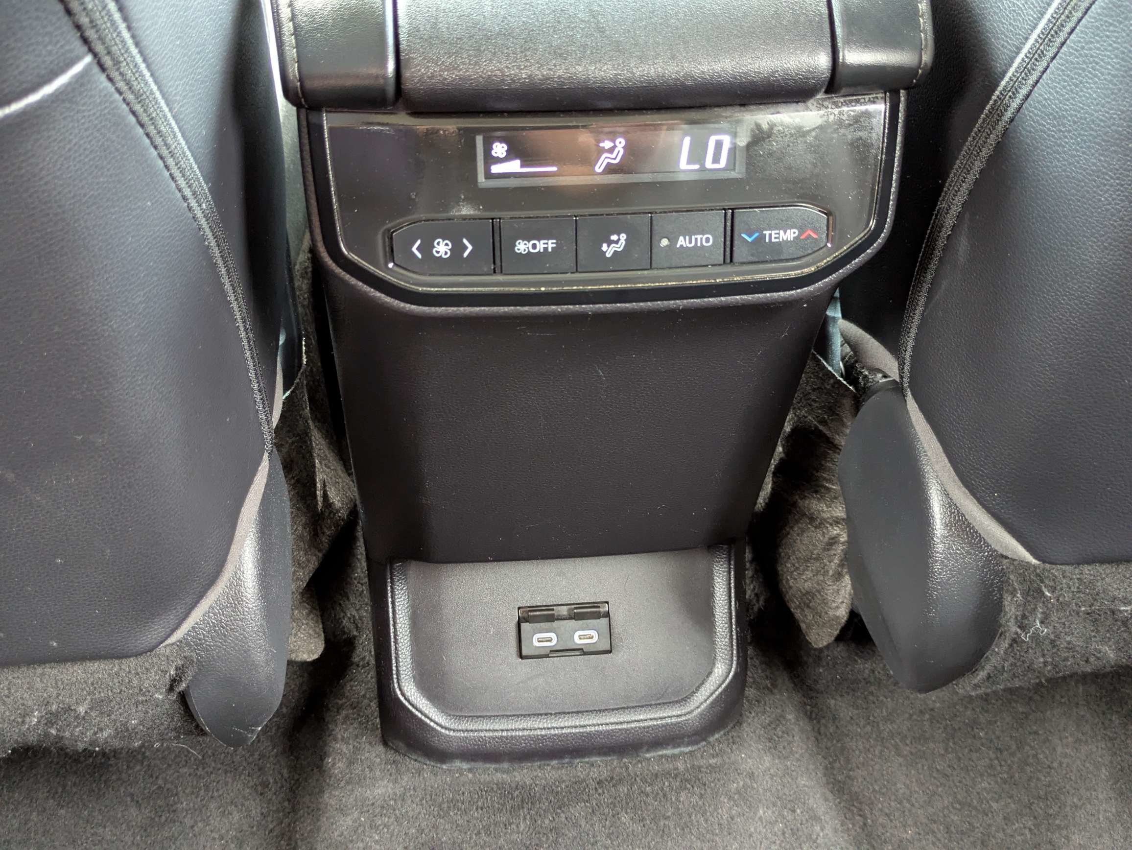Used 2023 Toyota Highlander XLE FWD image 35