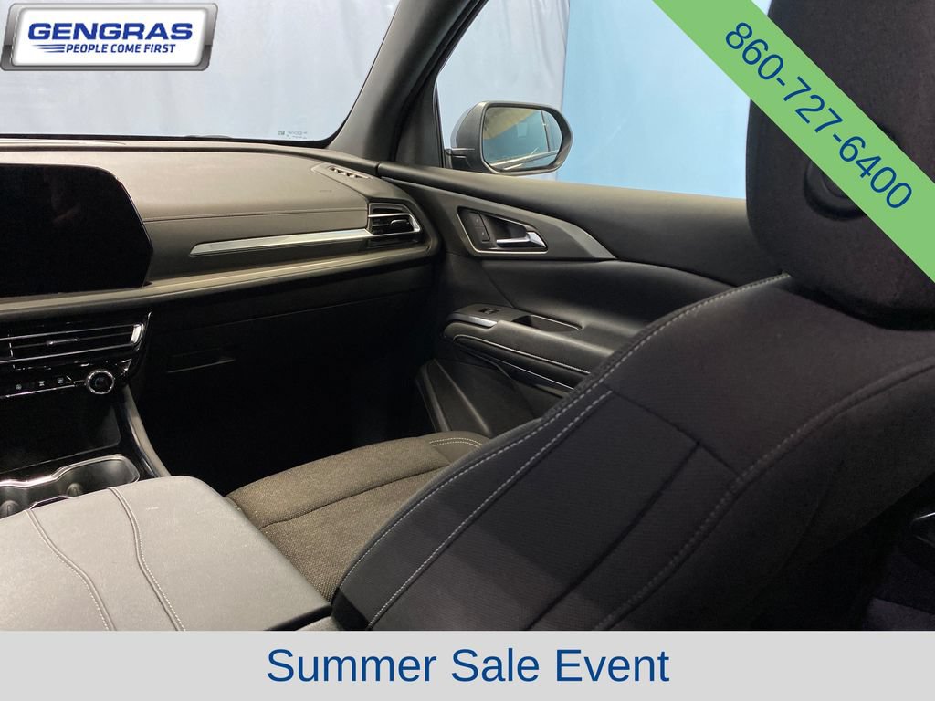 Used 2024 Chevrolet Traverse LT w/ Trailering Package AWD/4WD image 29
