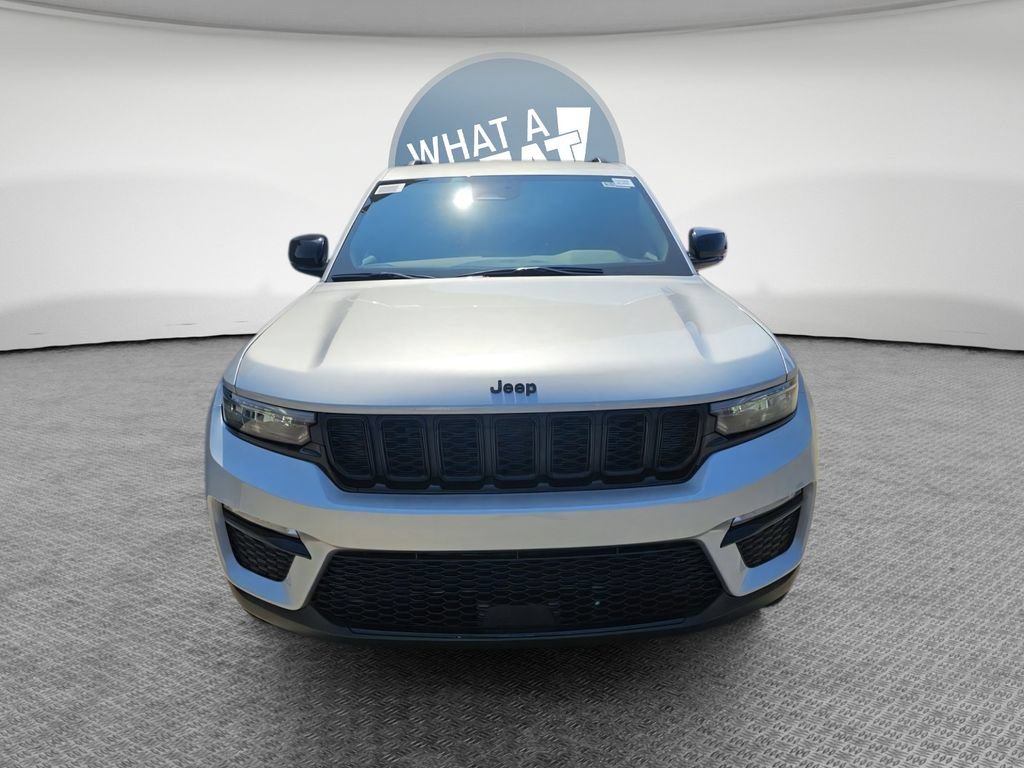 New 2025 Jeep Grand Cherokee Limited w/ Black Appearance Package AWD/4WD image 2