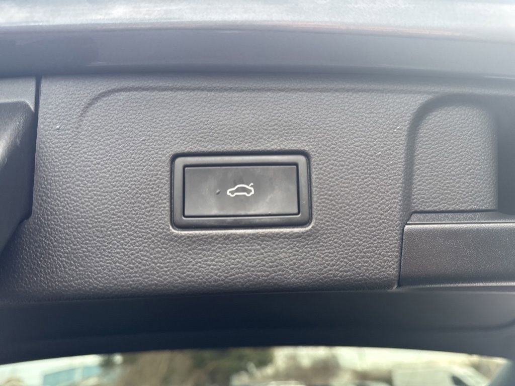 Used 2021 Volkswagen Atlas SE image 46