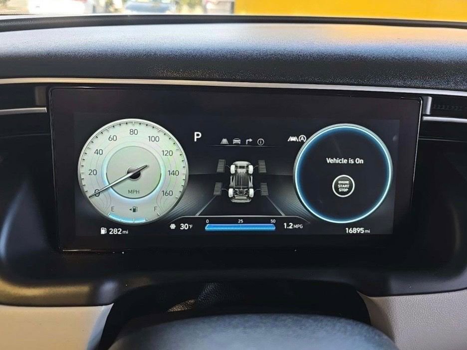 Used 2023 Hyundai Tucson Limited image 3