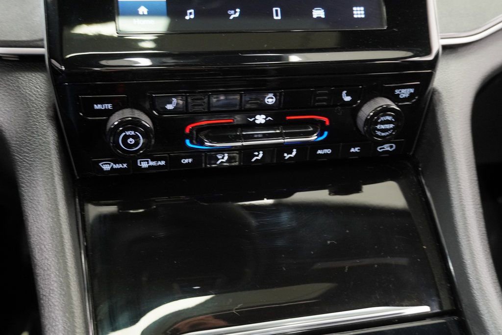 Certified 2023 Jeep Grand Cherokee Altitude image 32