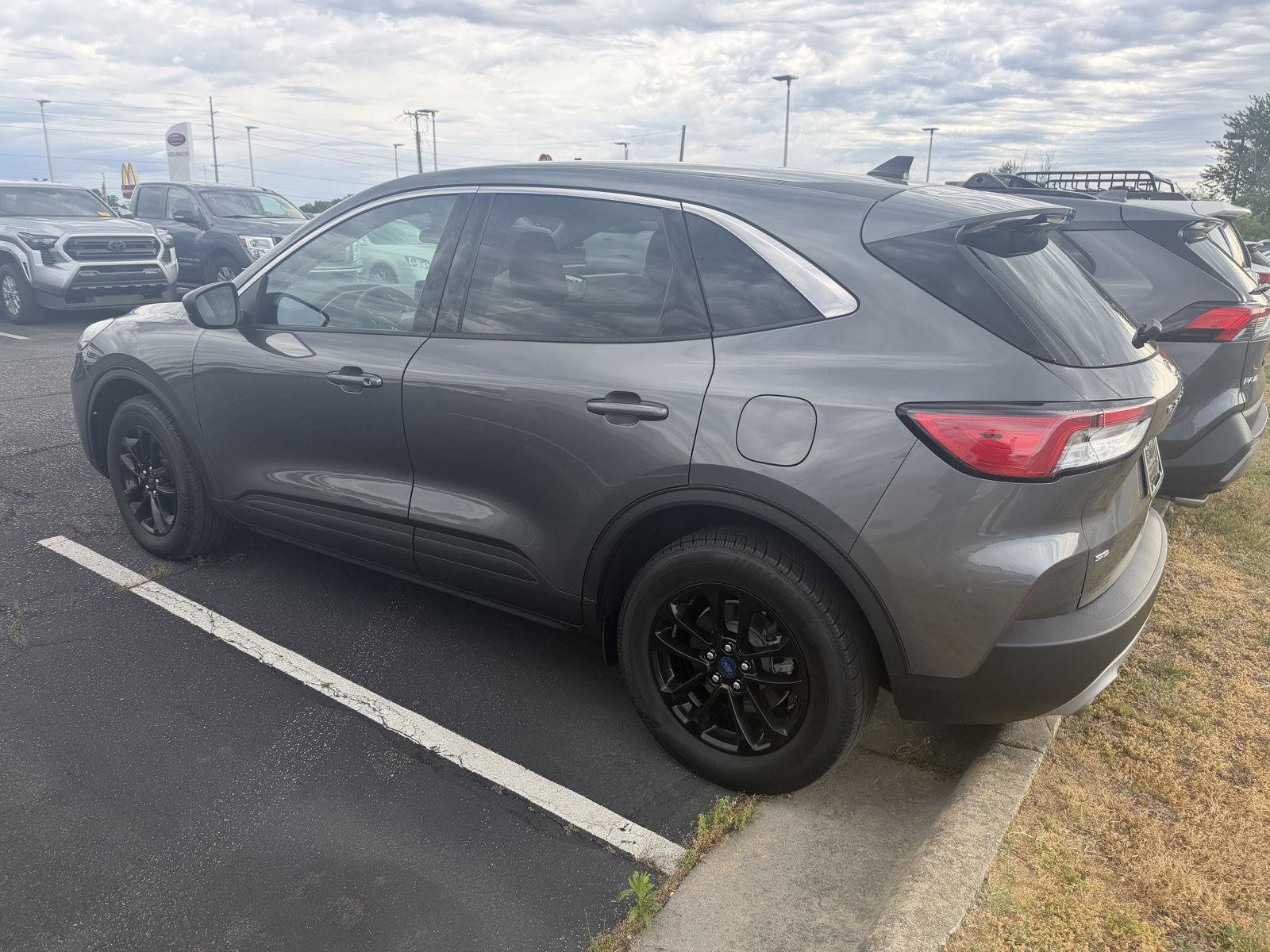 Used 2022 Ford Escape SE AWD/4WD image 5