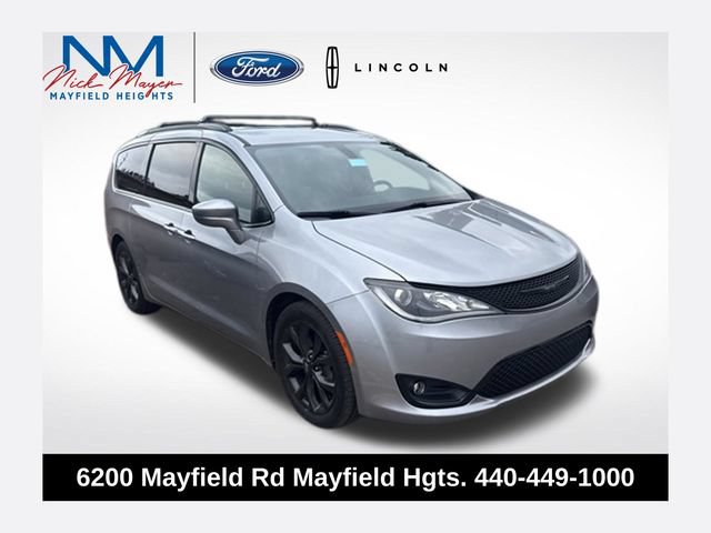 Used 2018 Chrysler Pacifica Touring-L w/ Premium Audio Group FWD video 1