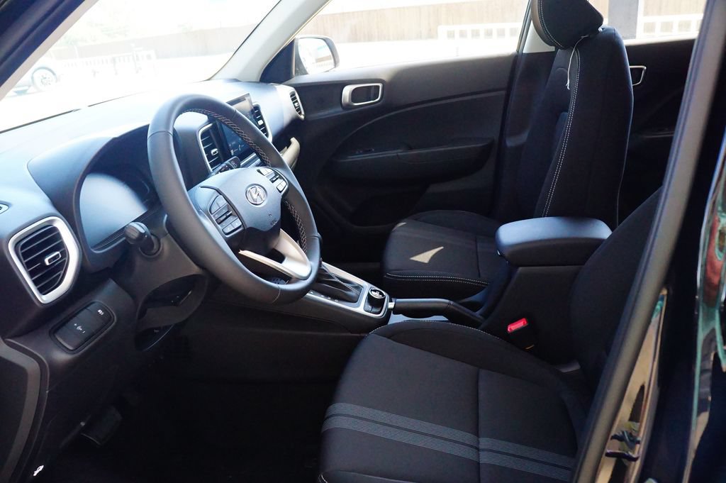 New 2026 Hyundai Venue SEL FWD image 17