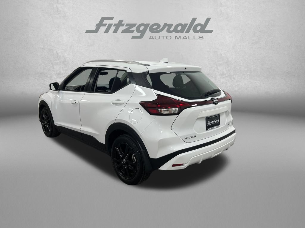 Used 2024 Nissan Kicks SV FWD image 3