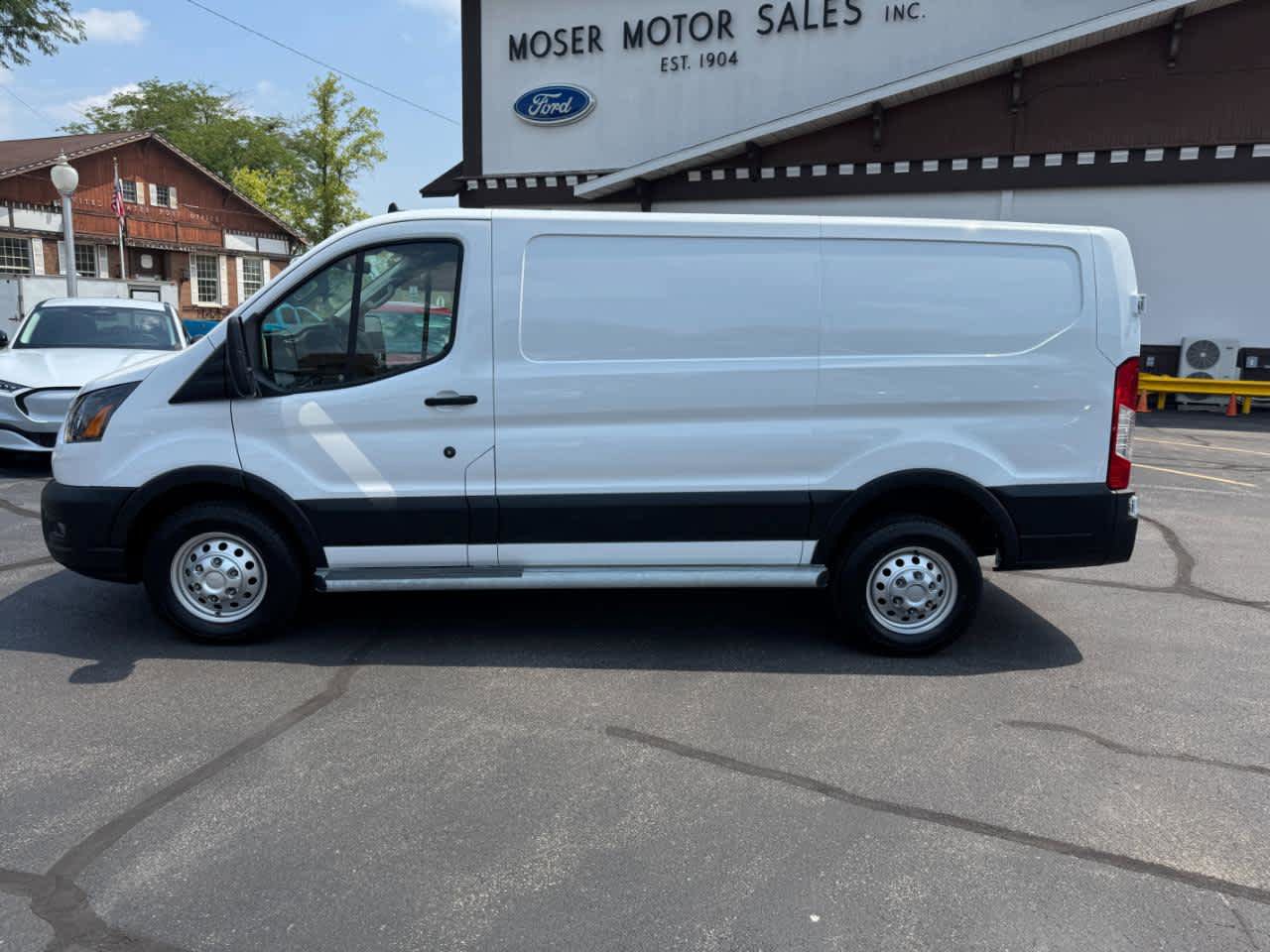 Used 2023 Ford Transit 250 Low Roof AWD w/ Exterior Upgrade Package image 22