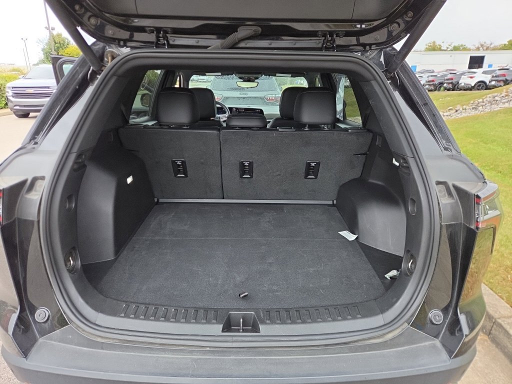 Used 2025 Chevrolet Equinox LT w/ Convenience Package II AWD/4WD image 10