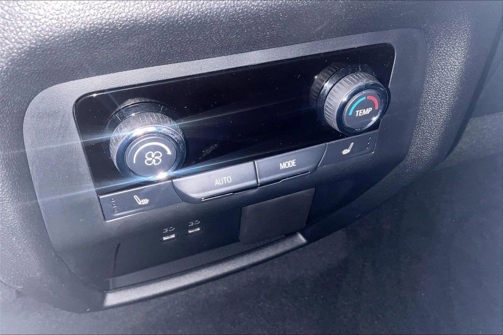 Used 2024 Chevrolet Traverse RS image 12