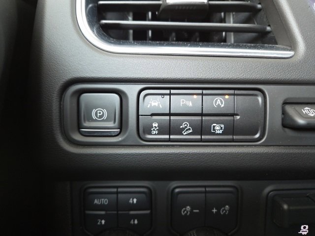 Used 2023 Chevrolet Tahoe High Country image 14