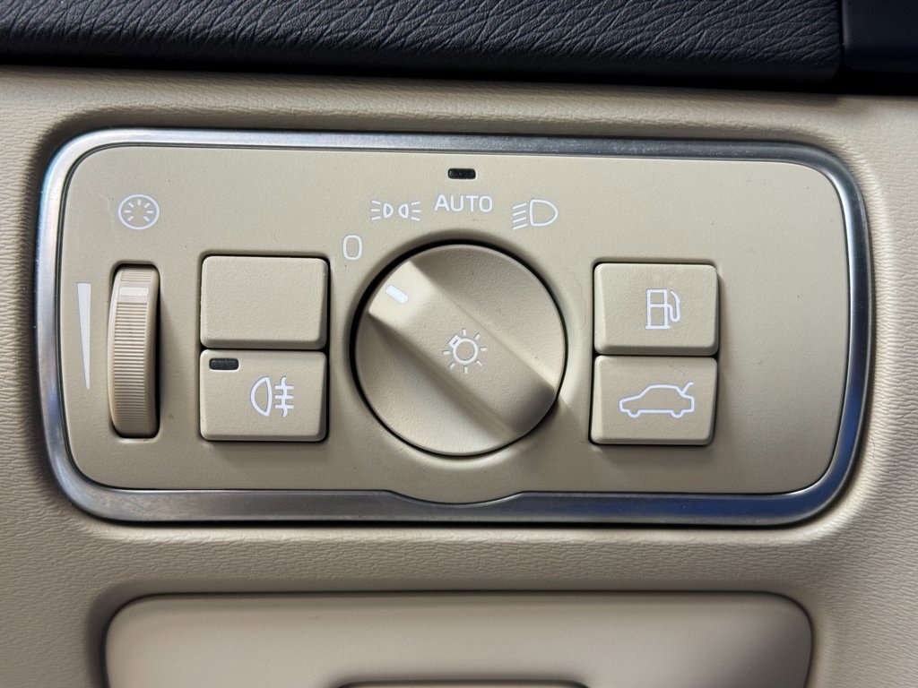 Used 2015 Volvo V60 T5 Premier Plus image 29