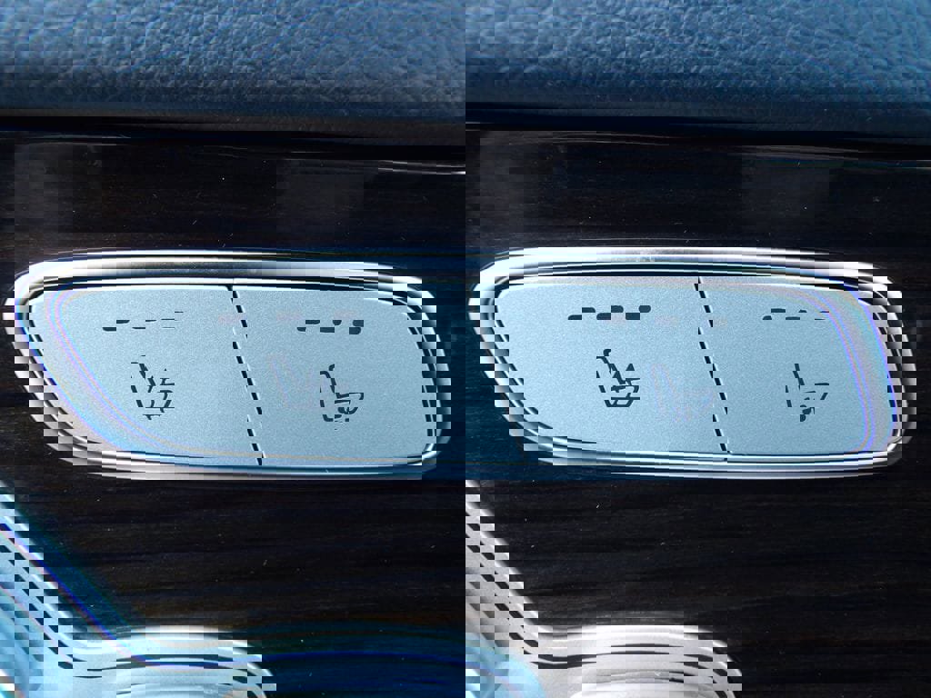 Used 2021 Mercedes-Benz GLC 300 4MATIC image 12