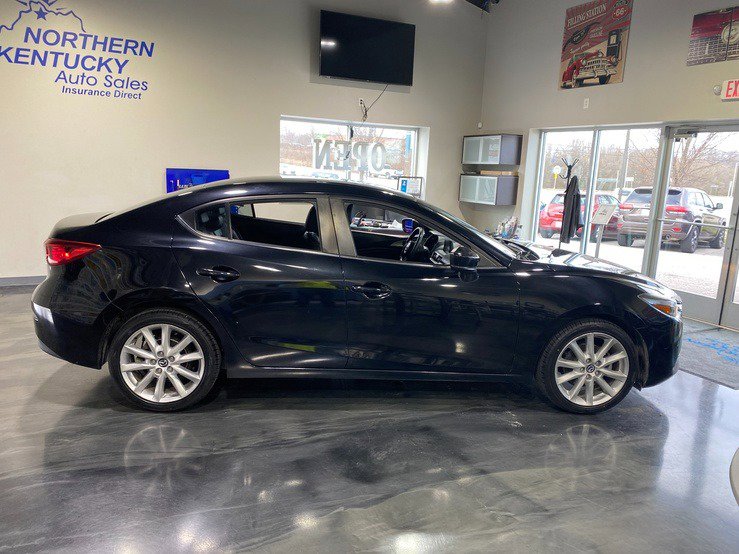 Used 2017 MAZDA MAZDA3 Touring image 2