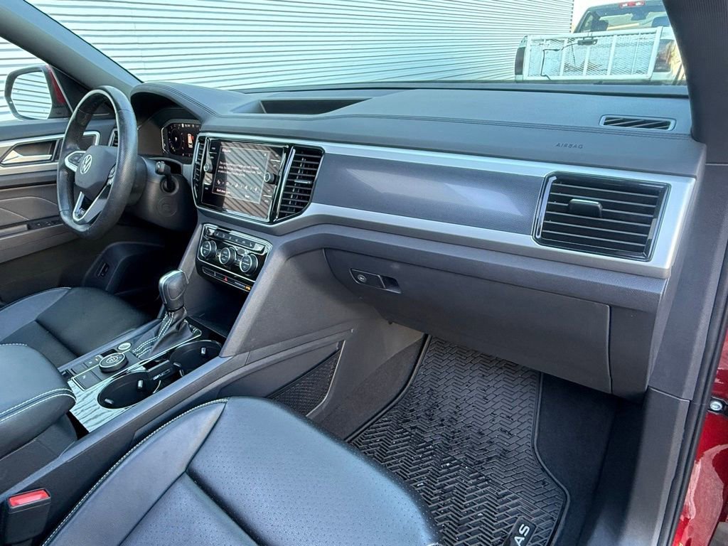 Used 2022 Volkswagen Atlas Cross Sport SEL R-Line image 49