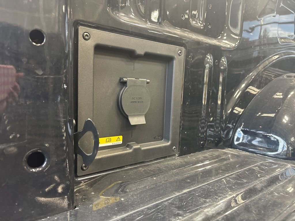 Used 2024 Ford F150 Lariat image 12