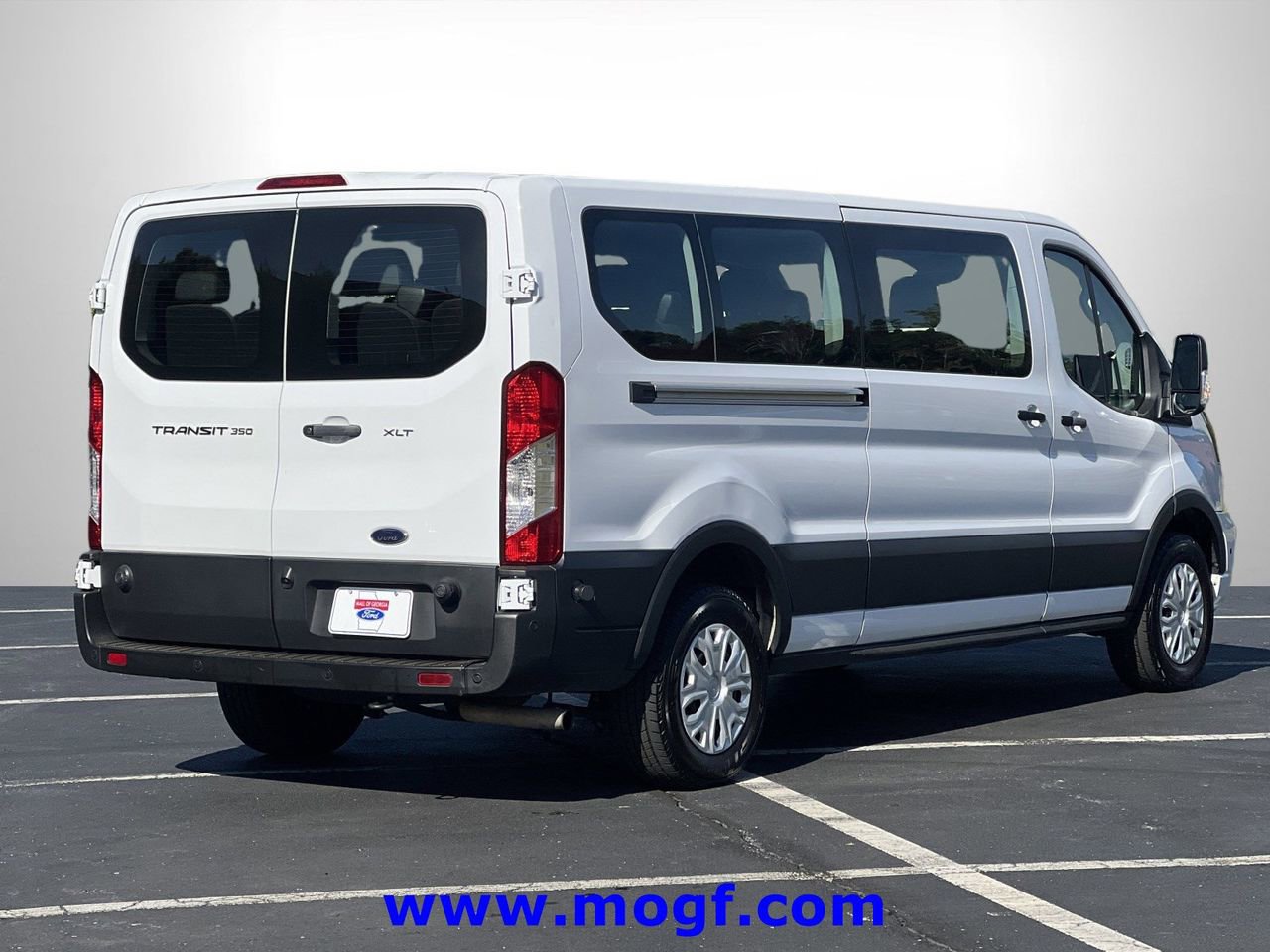 Used 2024 Ford Transit 350 XLT image 3