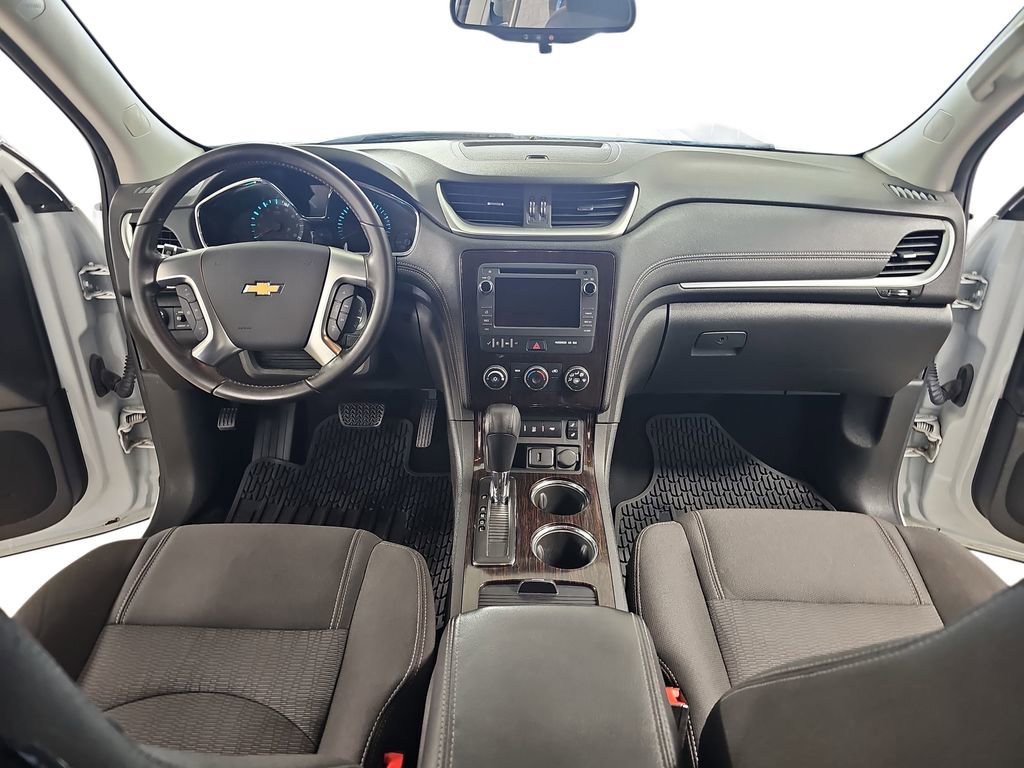 Used 2017 Chevrolet Traverse LT w/ Style and Technology Package image 11