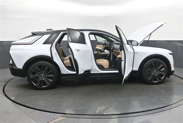 New 2026 Cadillac Lyriq Signature Sport image 57