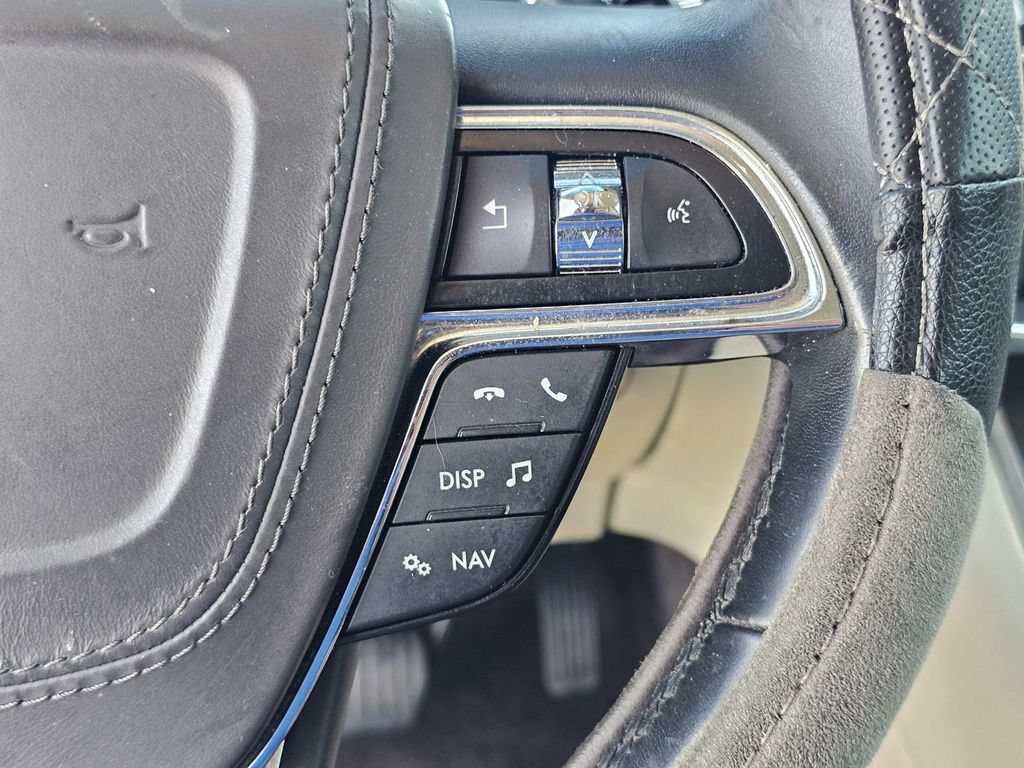 Used 2017 Lincoln Continental Select FWD image 26