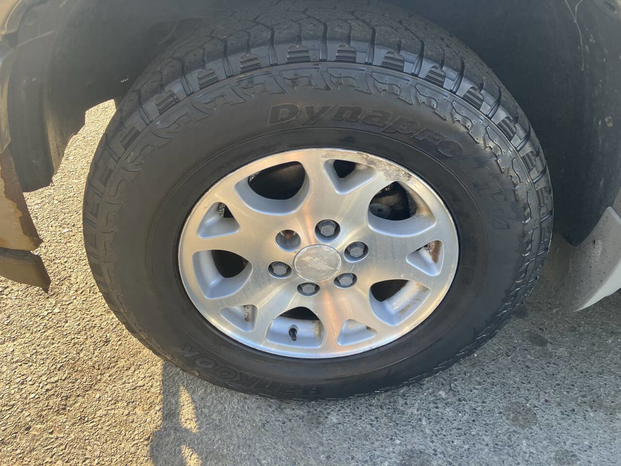 Used 2003 Chevrolet Suburban Z71 image 12