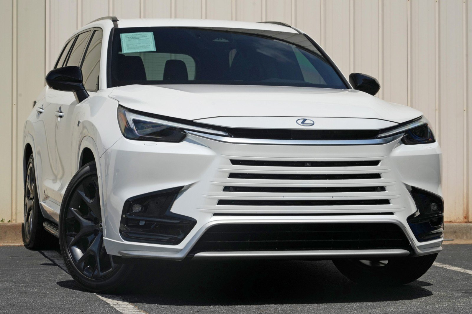 Used 2025 Lexus TX 500h AWD w/ Technology Package image 4