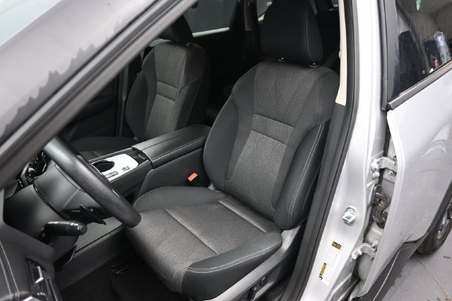 Used 2024 Nissan Rogue SV FWD image 18