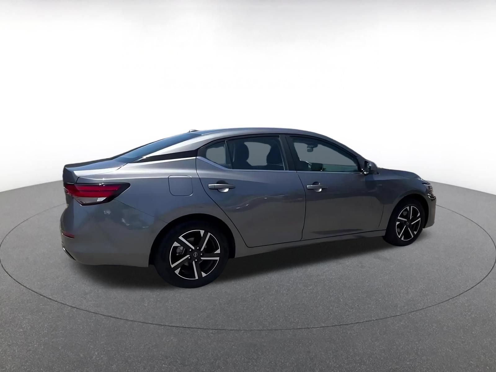 Used 2025 Nissan Sentra SV FWD image 14