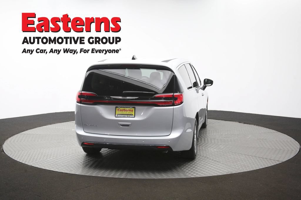 Used 2024 Chrysler Pacifica Touring-L FWD image 40