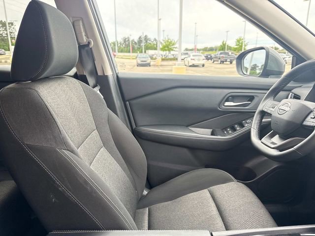 Used 2025 Nissan Rogue SV image 14