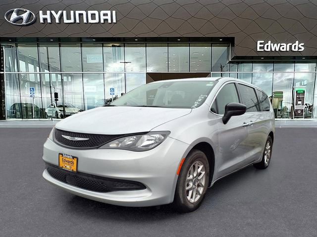 Used 2024 Chrysler Voyager LX image 1