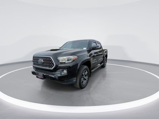 Used 2018 Toyota Tacoma TRD Sport image 3