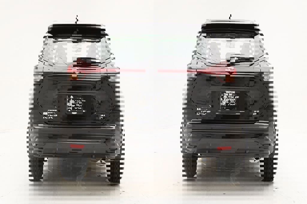 Used 2024 Nissan Kicks SR image 7