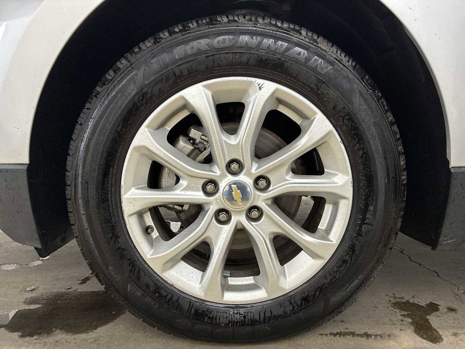 Used 2018 Chevrolet Equinox LS image 17